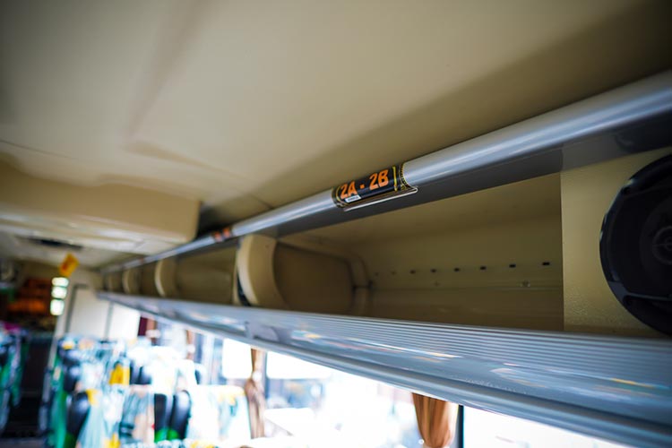 Kompartemen atas ukuran besar